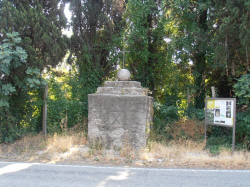 VICENZA Cenotaph an der Viale X. Giugno im Juli 2013