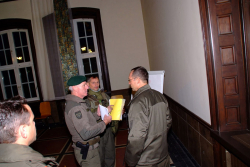 Einweisung des Milkdt Brig. STRIEDINGER in die Übungslage