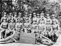 Motorradkurs 1932: Kursteilnehmer Gruppenbild - Copyright Sammlung Clemens ELLMAUTHALER, MA