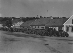 Fahrzeugaufstellung in Kirchberg am Wechsel - Copyright Sammlung Clemens ELLMAUTHALER, MA